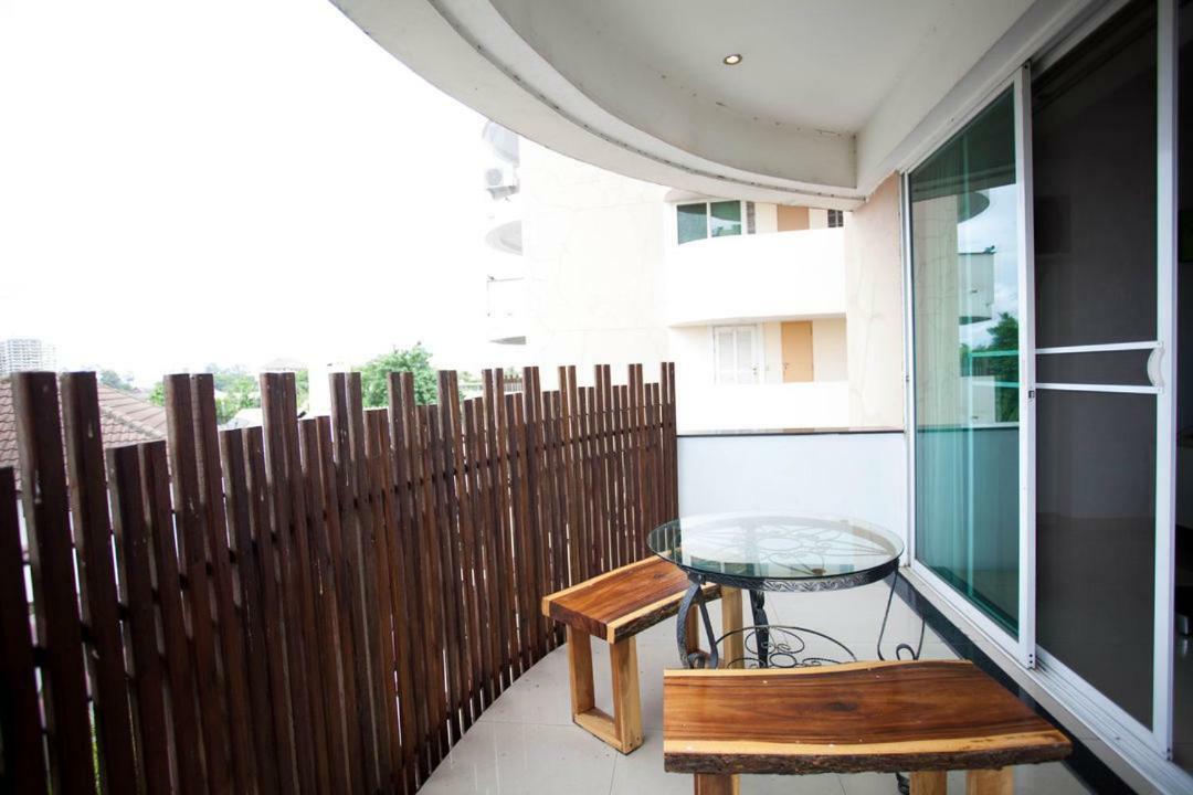 Galare Thong Tower Aparthotel Chiang Mai Exterior photo